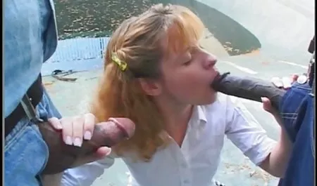 金发女友站在他妈的和Creampied